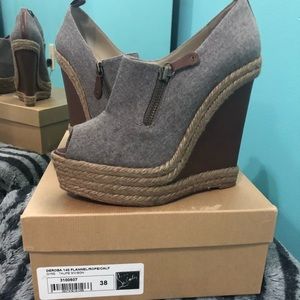 derona flannel christian louboutin